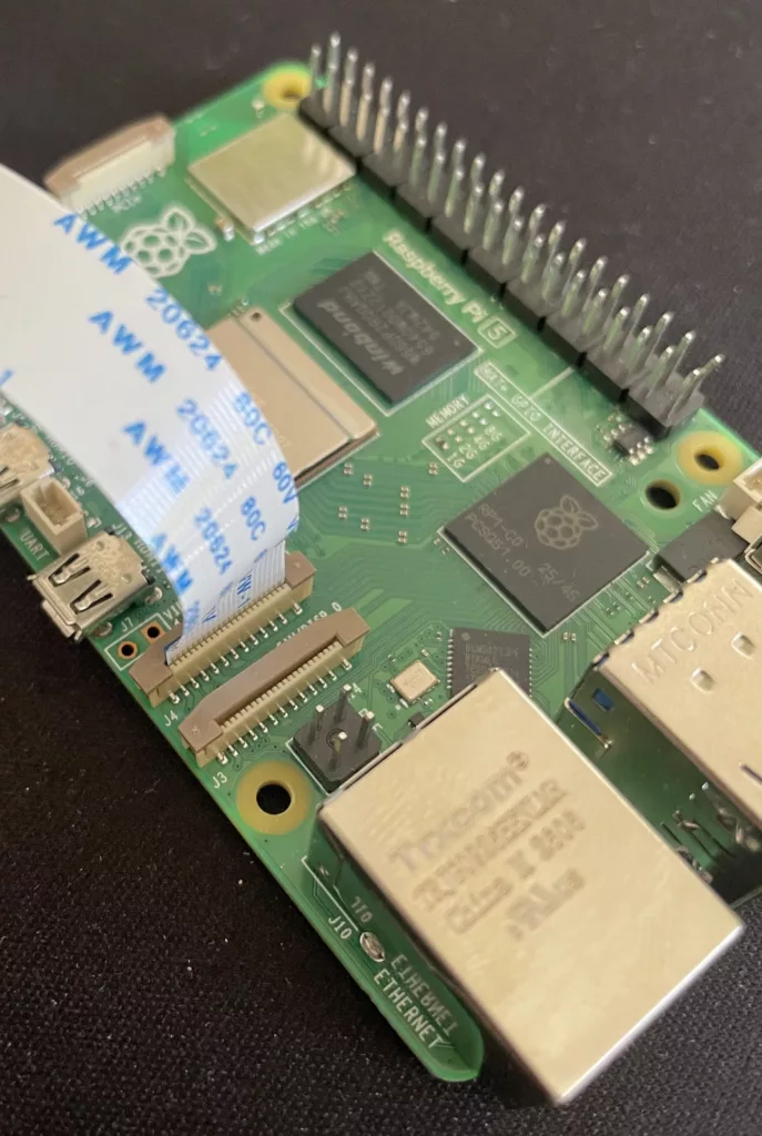 Branchement de la nappe de du module caméra sur le Raspberry